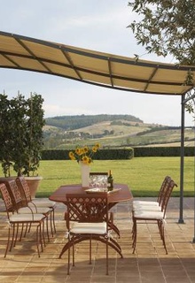 Веранды, тенты, навесы для загородного участка - что выбрать?