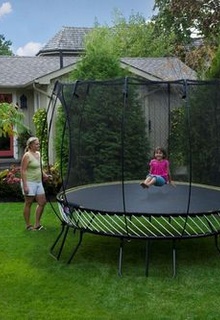 Как выбрать батут для ребенка?