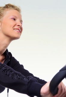 Как заниматься на велотренажере, чтобы улучшить самочувствие и похудеть?