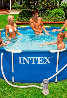 Покупаем бассейн для дачи: какой тип выбрать?