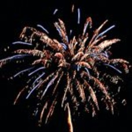 Батарея салютов "Наш салют" (1,2" х 25) в Нижнем Новгороде